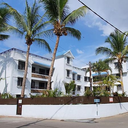 Les Cerisiers - Exclusive Beach Residence - 3 Bedroom Modern Apartment, Flic-en-Flacq Exterior foto