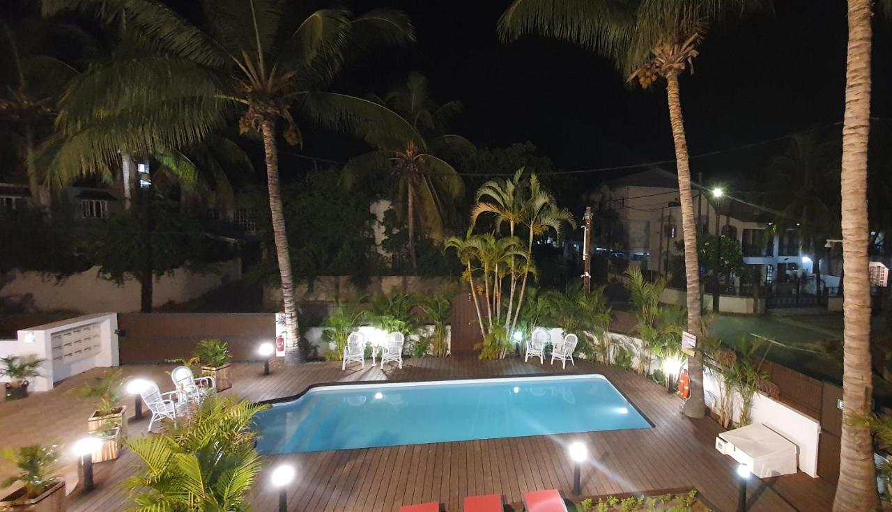 Les Cerisiers - Exclusive Beach Residence - 3 Bedroom Modern Apartment, Flic-en-Flacq Exterior foto