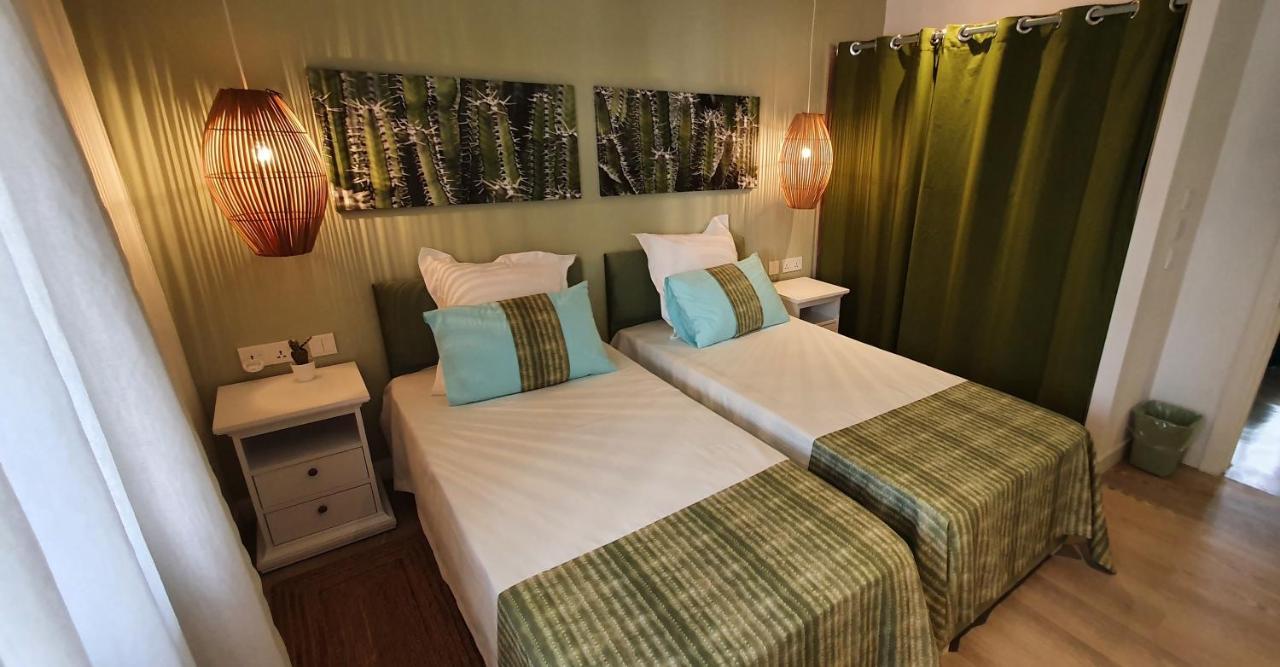 Les Cerisiers - Exclusive Beach Residence - 3 Bedroom Modern Apartment, Flic-en-Flacq Exterior foto